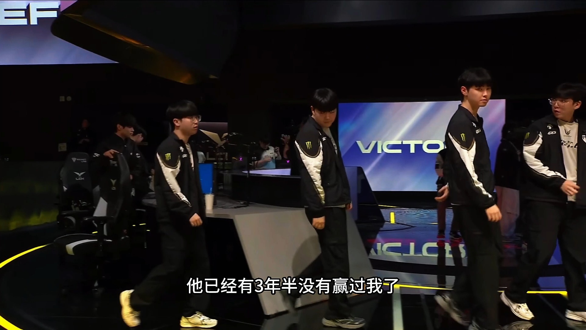 开云体育官方网站-关于DK横扫TSM，ShowMaker关键团战开团秒人强强对话半决赛，锁定晋级资格的信息