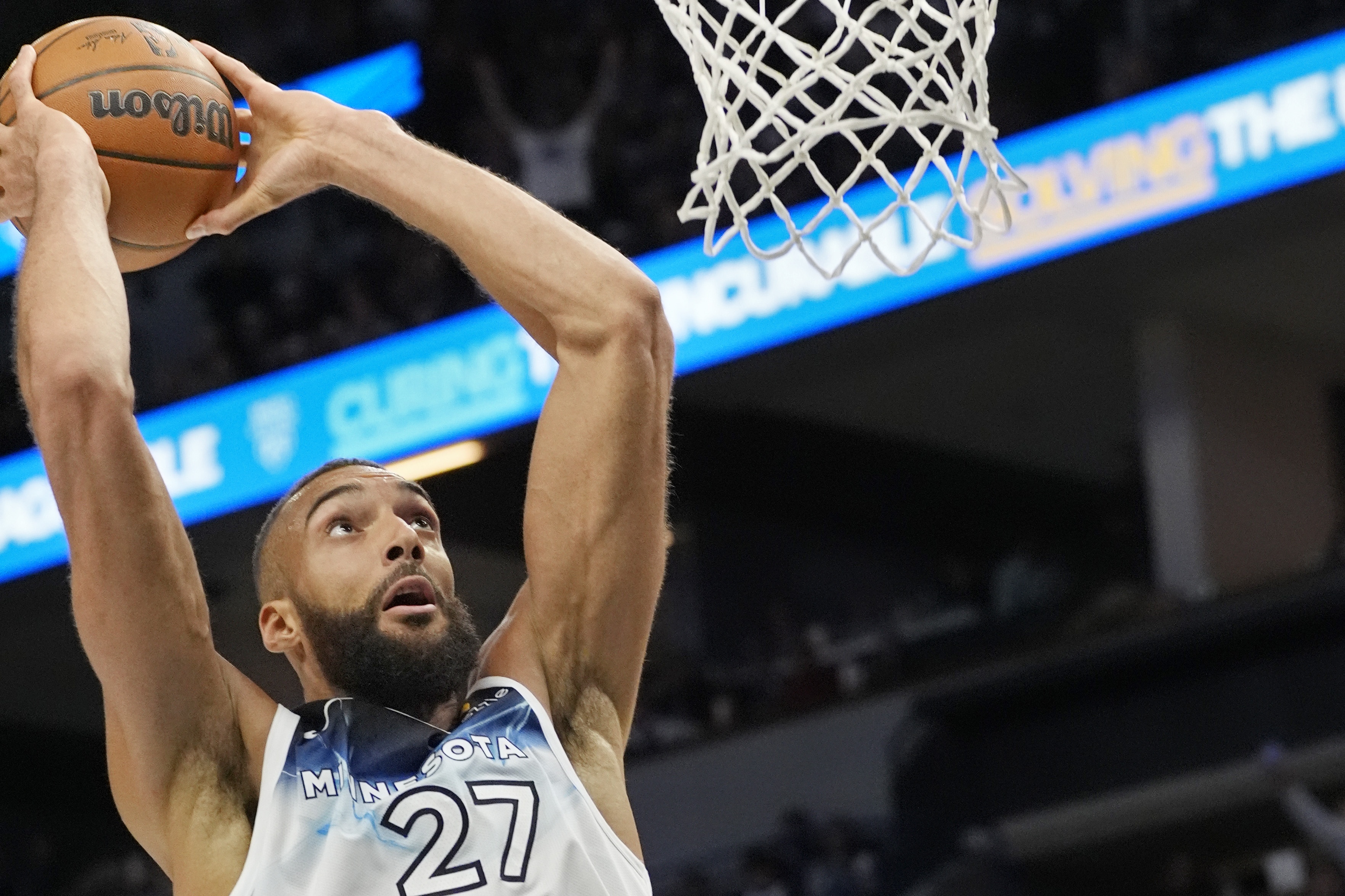 塞尔维亚男篮爆冷魔术,戈贝尔惊艳世界 塞尔维亚男篮爆冷魔术,戈贝尔惊艳世界