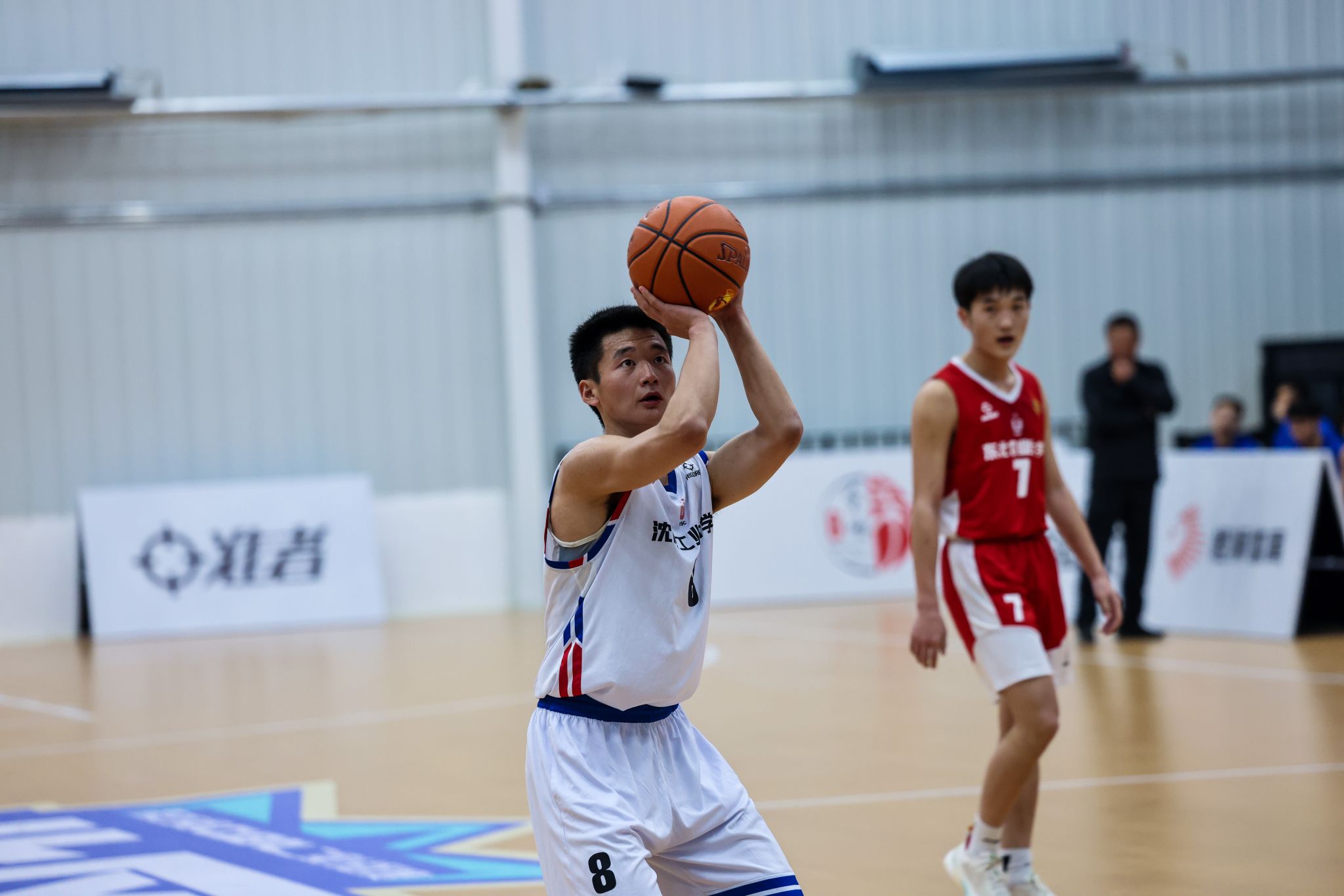 包含东非篮球冠军赛展开预选赛，劲旅争锋的词条