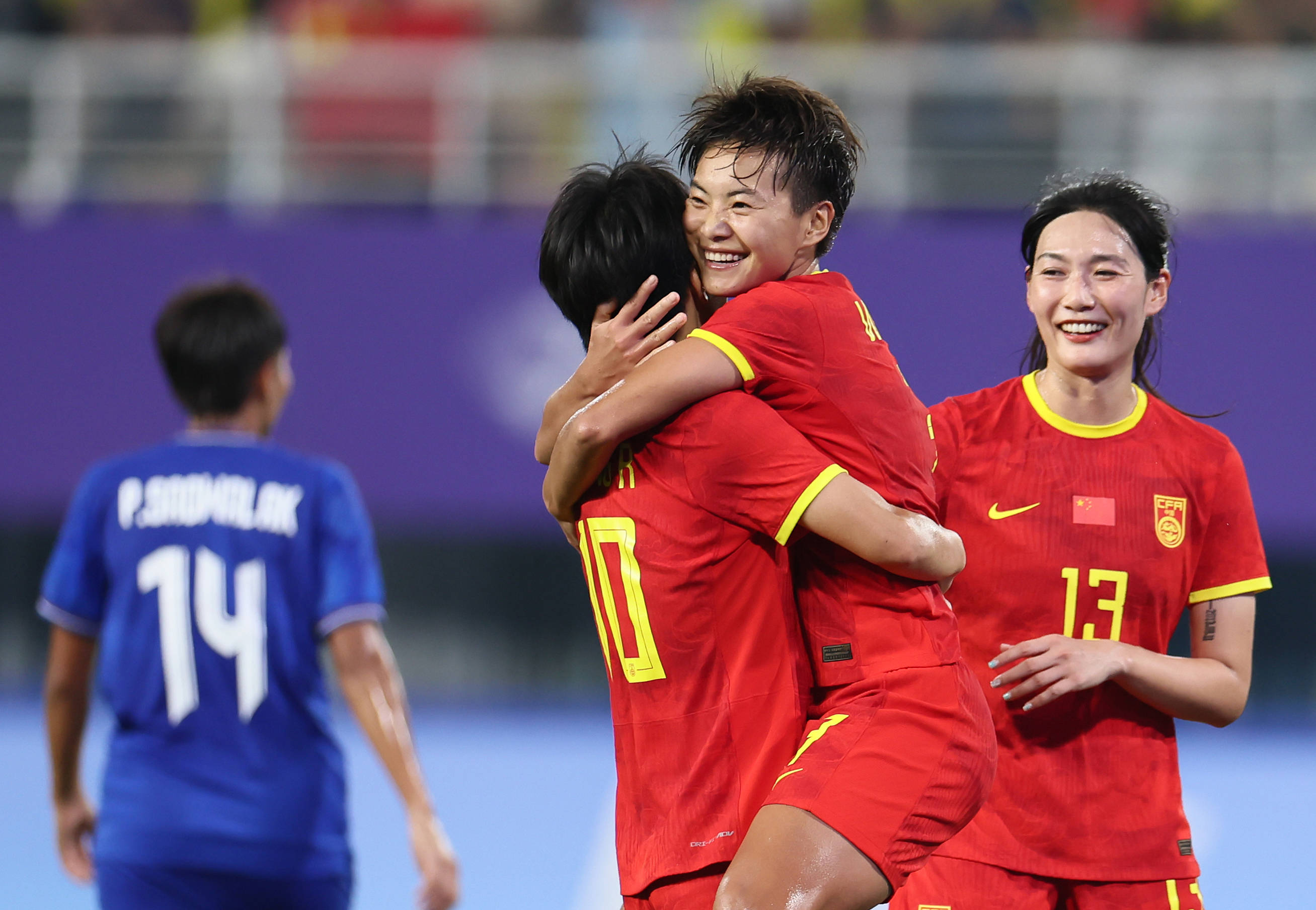 开云体育平台APP-亚洲杯期间中国女足队员表现崭露头角