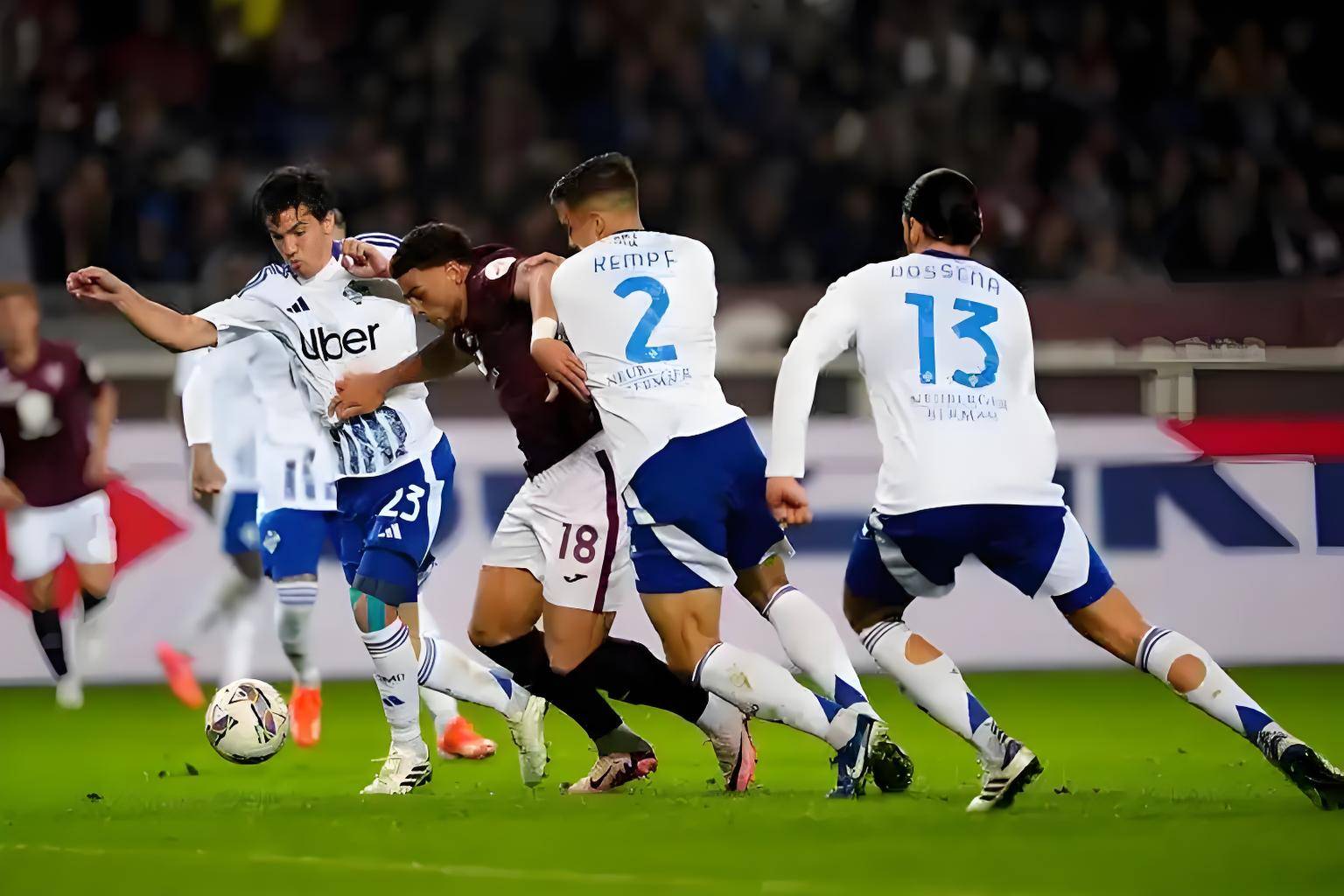 佛罗伦萨中场精准传球,组织进攻的简单介绍 佛罗伦萨中场精准传球,组织进攻的简单介绍