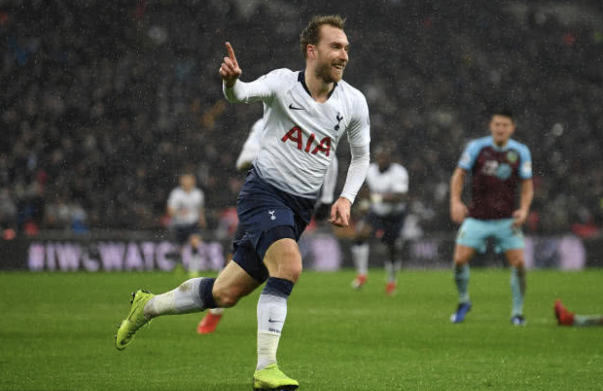 瓦朗谢纳主场取胜，继续领跑积分榜