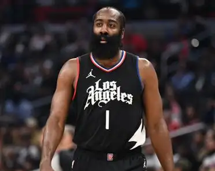 关于队员个人表现出色,砍下全场最高得分!的信息 关于队员个人表现出色,砍下全场最高得分!的信息