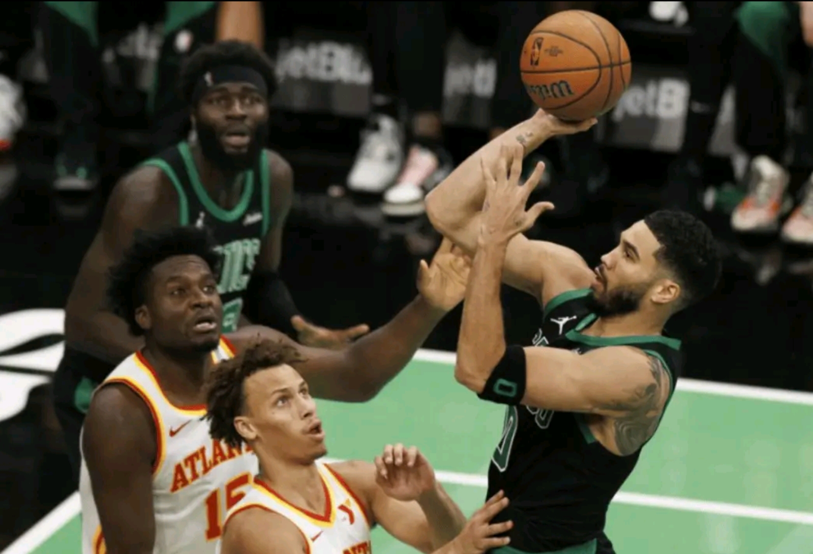 老鹰队负于对手,下一场比赛充满挑战 老鹰队负于对手,下一场比赛充满挑战