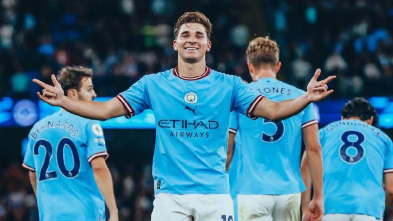 包含那不勒斯碾压曼城，阿尔瓦雷斯惊艳四座的词条