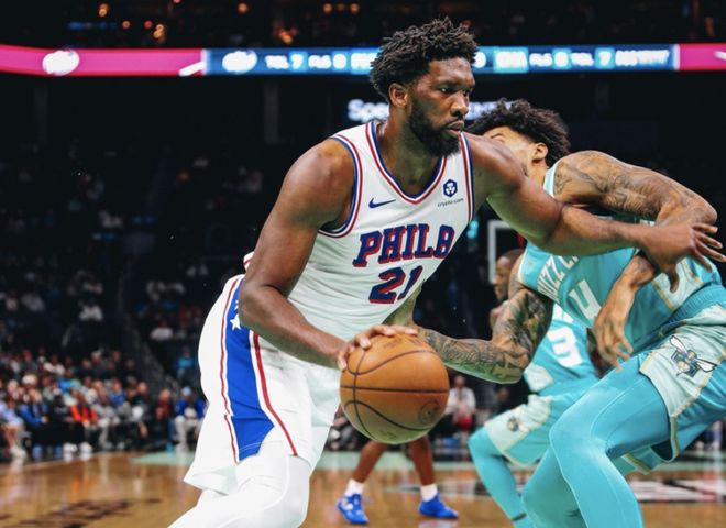 开云体育官网-关于步行者险胜福建队，恩比德统治全场的信息