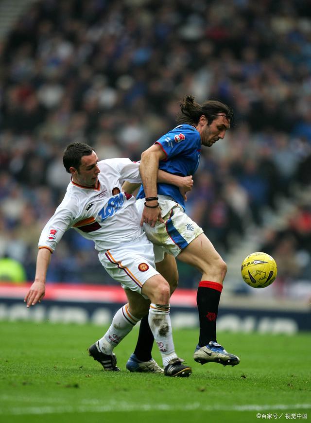 波兰碾压拜仁，伊布扛起全队