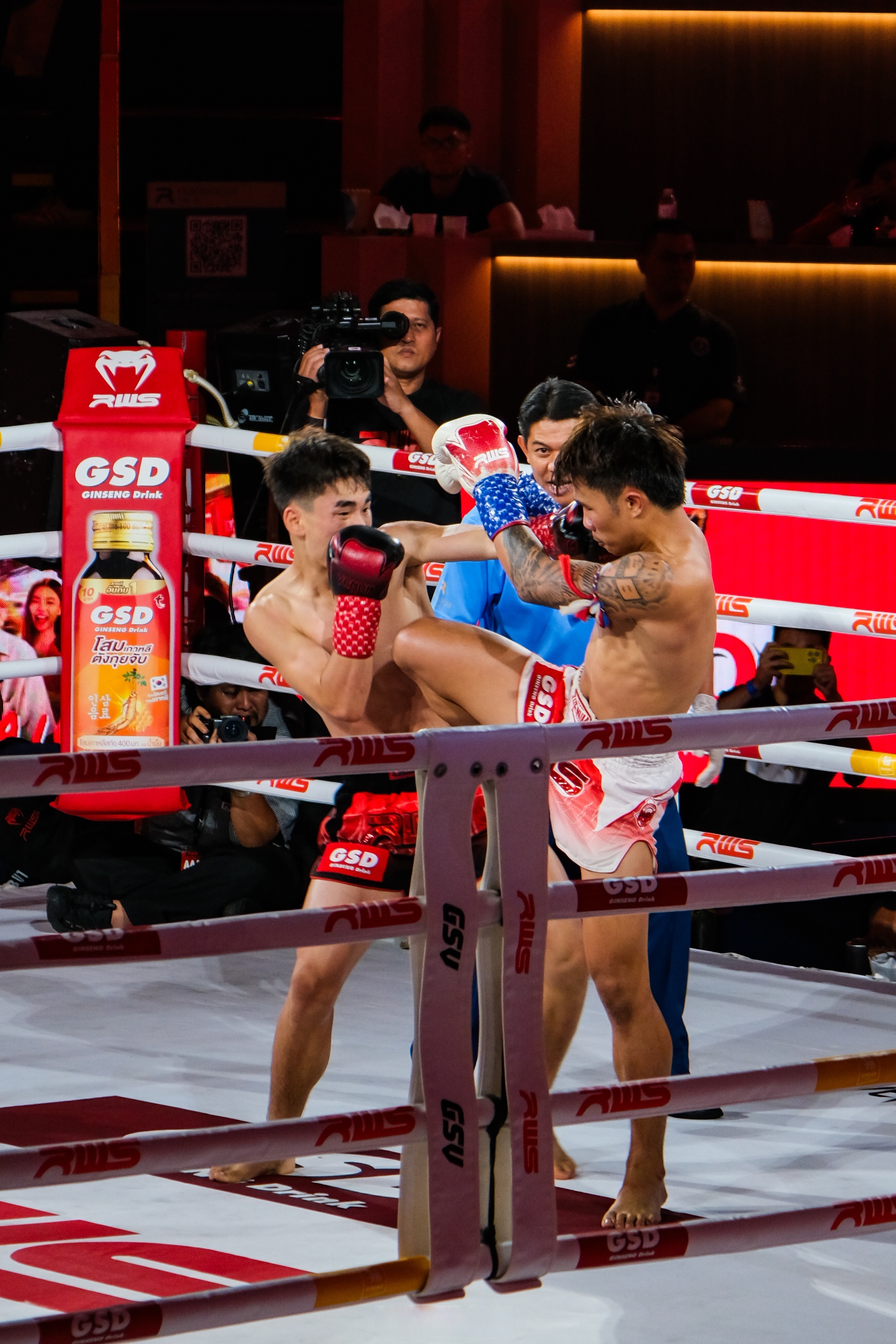 泰国队逆转德国队，安赛龙统治全场