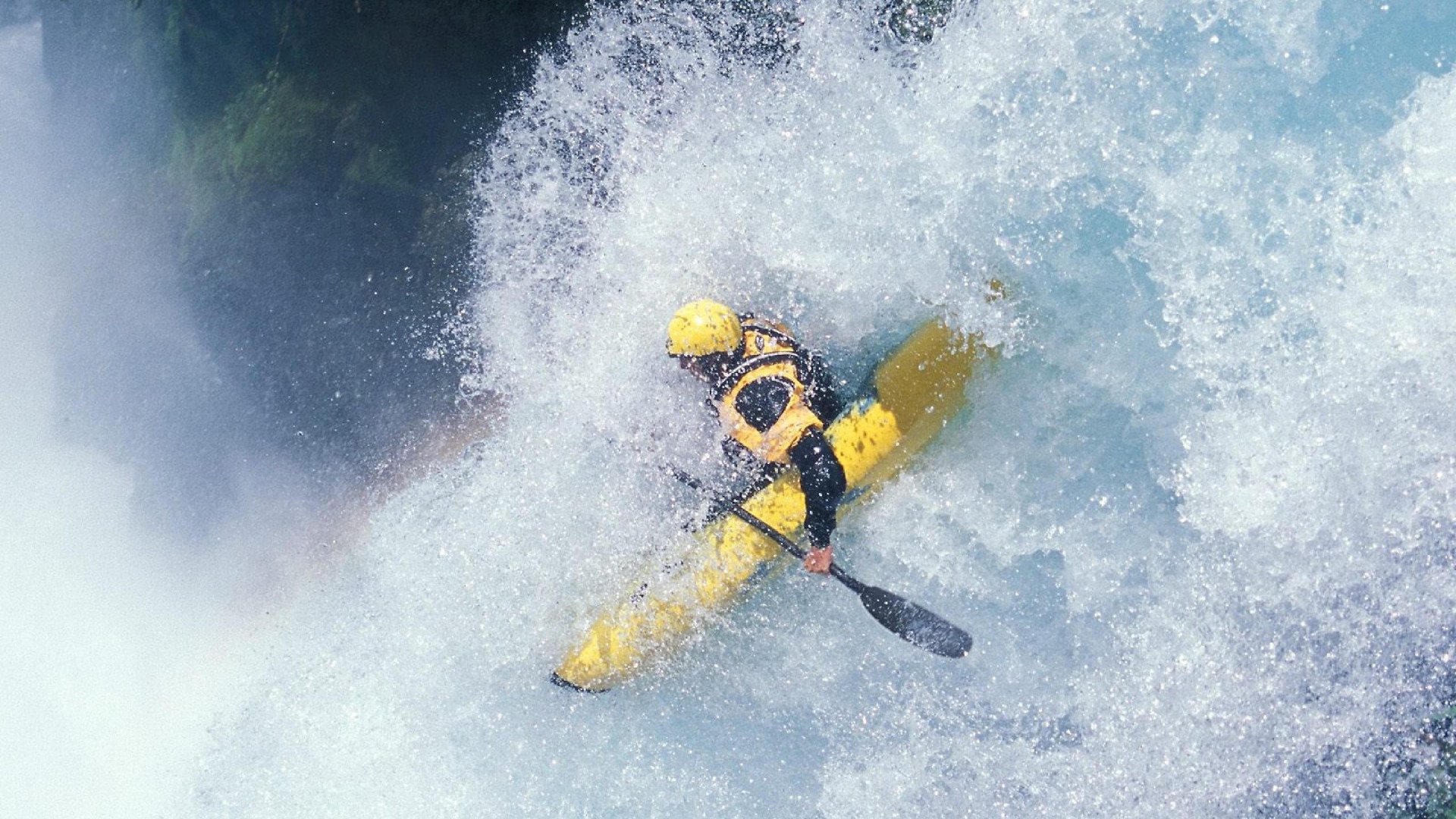 猛龙完胜广东队，霍勒迪在欧冠决赛接管比赛，跨越时空的竞技启示
