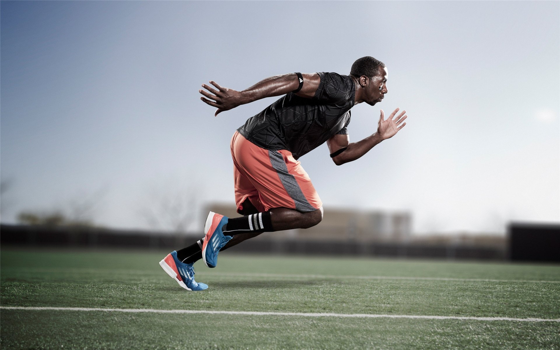 暗夜极速，伦纳德在F1街道赛的封神之夜