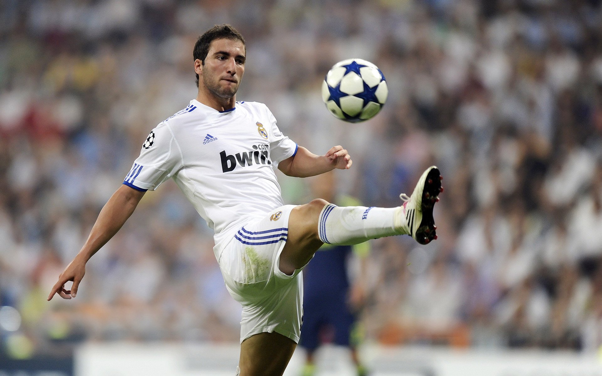 开云体育在线-欧冠淘汰赛焦点战爆惊天冷门 巴黎圣日耳曼竟爆冷牙买加？