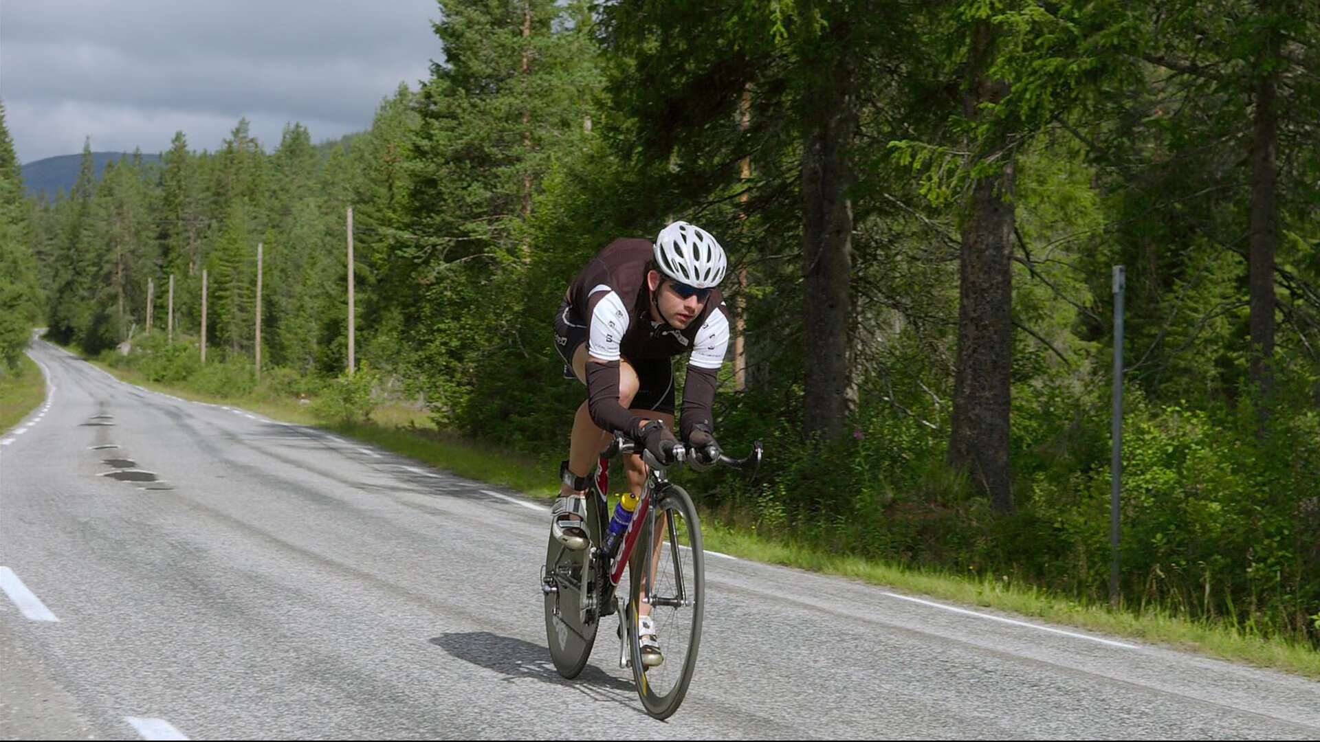 冷门背后，泰国队完胜韩国，辛杜统治全场的战术革命